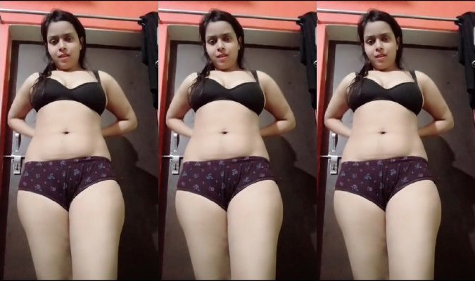 Beautiful Desi Chubby Girl Stripteasing Showing Big Ass & Fingering
