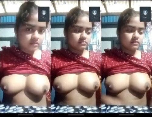 Cute Indian Girl Shows boobs On VC