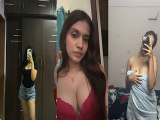 Beautiful Sexy Indian Hot Girl Shows Boobs