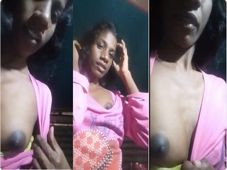 Mallu Cutie Girl Shows Boobs